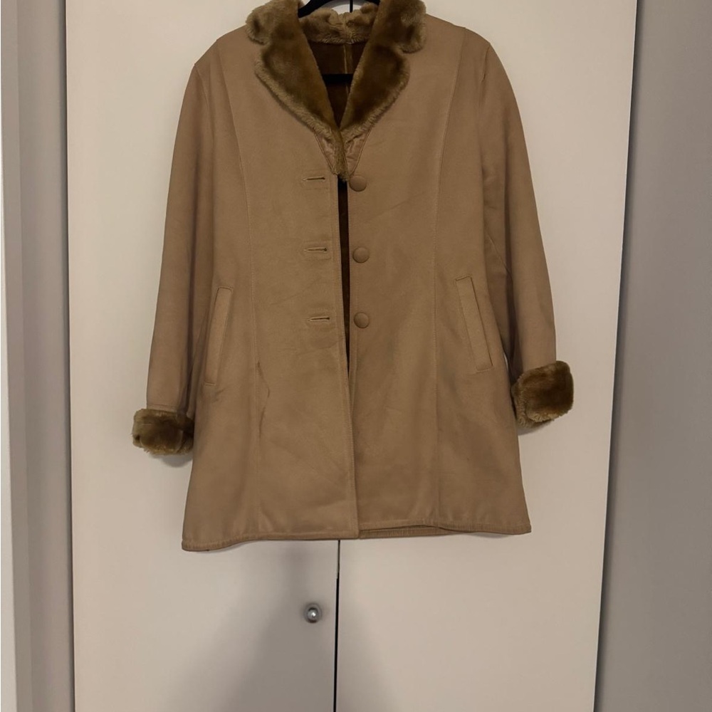 Chic Tan Coat with Faux Fur Trim